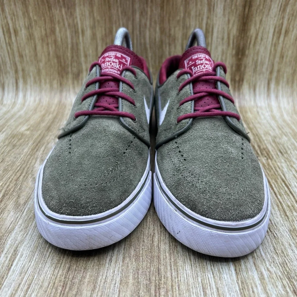 Nike SB Zoom Stefan Janoski Men's Size 7 Olive‎ Green Burgundy Shoes 333824-216